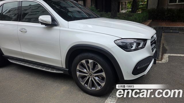 Mercedes-Benz GLE-Class 2022 — photo 10