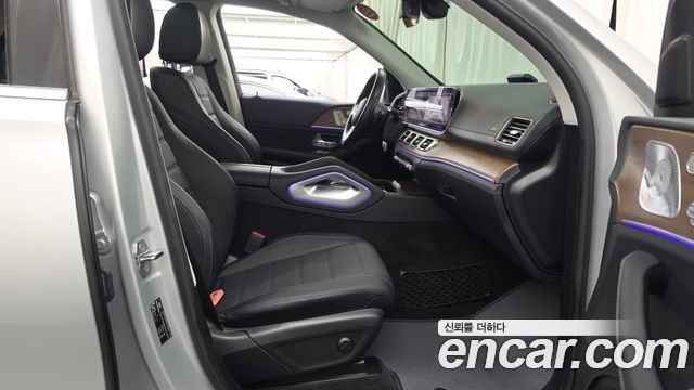 Mercedes-Benz GLE-Class 2021 — photo 17