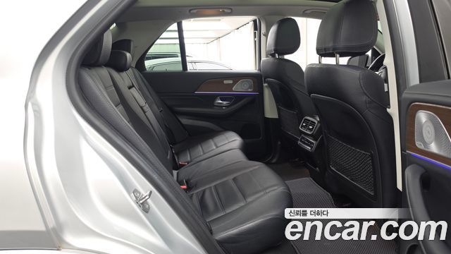 Mercedes-Benz GLE-Class 2021 — photo 18