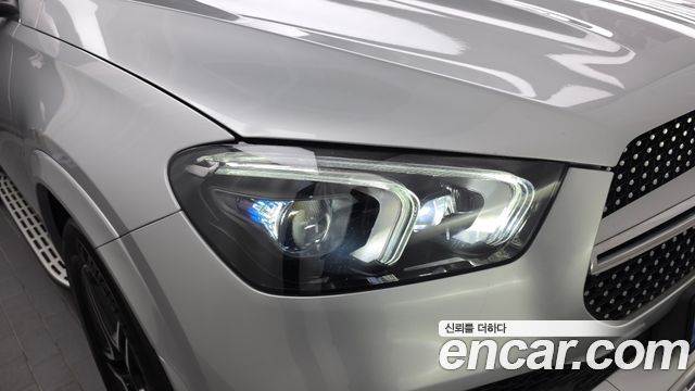 Mercedes-Benz GLE-Class 2021 — photo 8