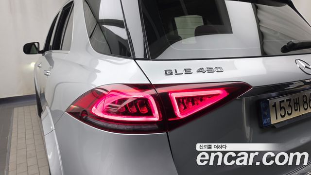 Mercedes-Benz GLE-Class 2021 — photo 9