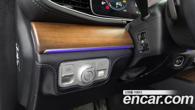 Mercedes-Benz GLE-Class 2021 — photo 28