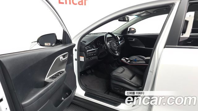 Kia Niro 2023 — photo 13