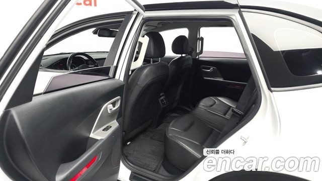 Kia Niro 2023 — photo 16