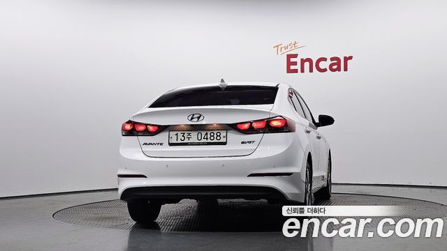 Hyundai AVANTE 2017 — photo 4