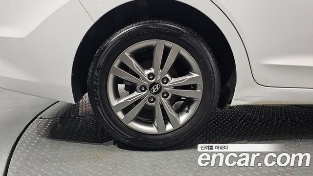 Hyundai AVANTE 2017 — photo 5