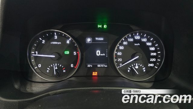 Hyundai AVANTE 2017 — photo 11