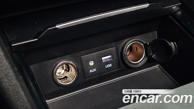 Hyundai AVANTE 2017 — photo 23