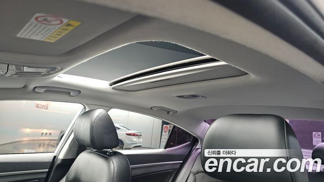 Hyundai AVANTE 2017 — photo 25