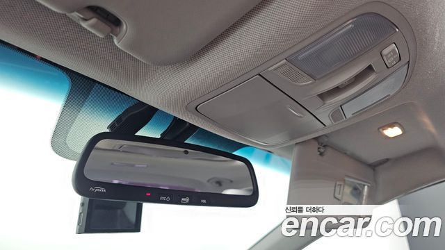 Hyundai AVANTE 2017 — photo 26