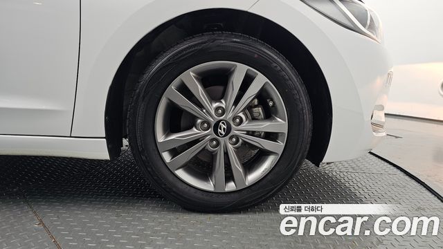 Hyundai AVANTE 2017 — photo 7