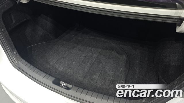 Hyundai AVANTE 2017 — photo 27