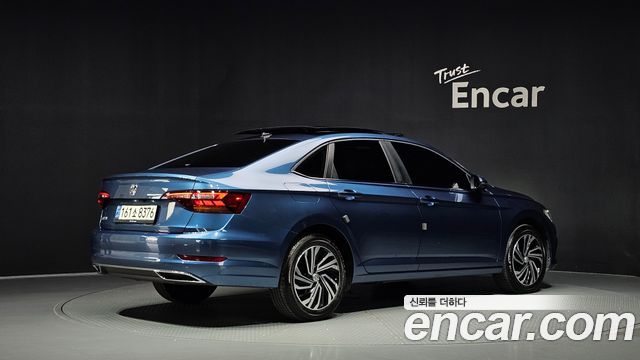 Volkswagen Jetta 2021 — photo 2