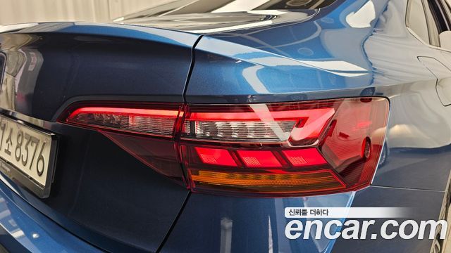 Volkswagen Jetta 2021 — photo 9