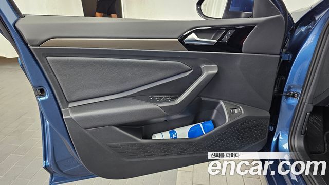 Volkswagen Jetta 2021 — photo 14