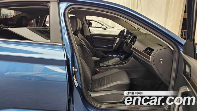 Volkswagen Jetta 2021 — photo 16