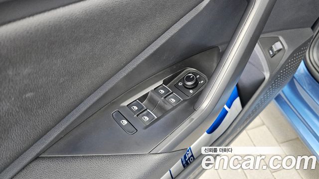 Volkswagen Jetta 2021 — photo 30