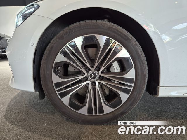 Mercedes-Benz E-Class 2026 — photo 5