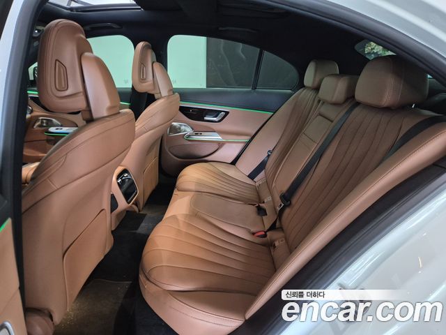 Mercedes-Benz E-Class 2026 — photo 11
