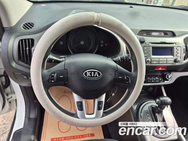 Kia Sportage 2011 — photo 8