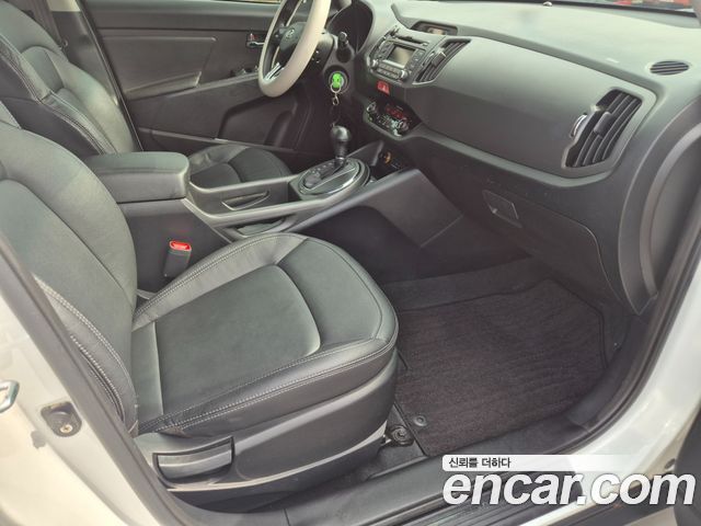 Kia Sportage 2011 — photo 10