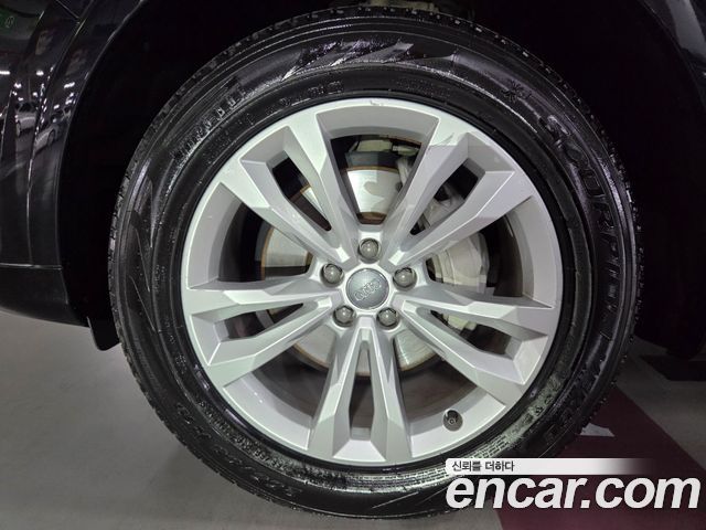 Audi Q7 2019 — photo 8