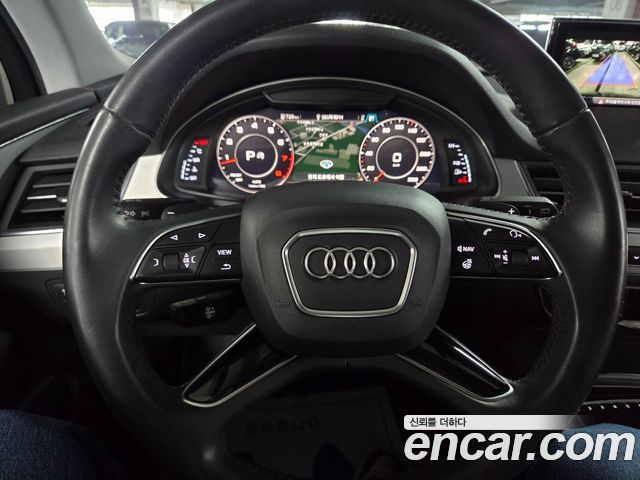 Audi Q7 2019 — photo 10