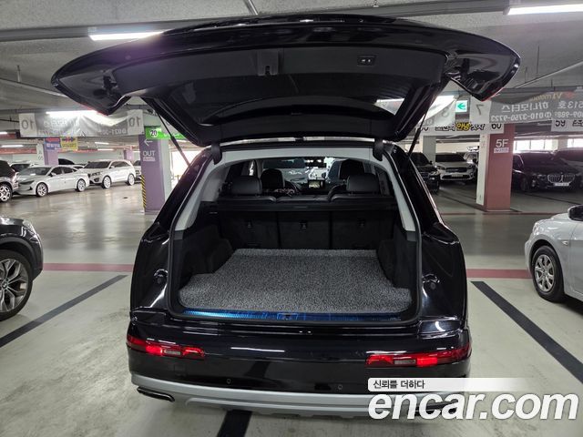 Audi Q7 2019 — photo 19