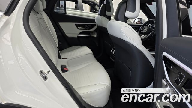 Mercedes-Benz GLC-Class 2024 — photo 17