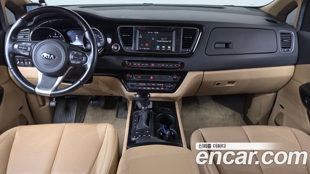 Kia Canival 2016 — photo 10