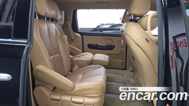 Kia Canival 2016 — photo 17