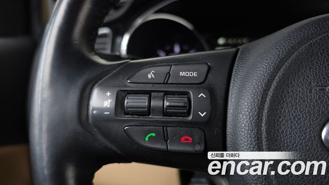 Kia Canival 2016 — photo 23