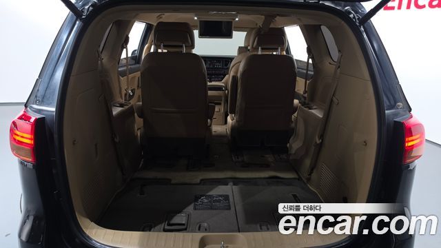 Kia Canival 2016 — photo 25