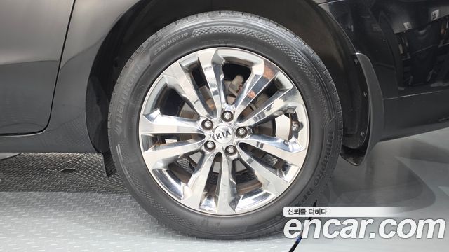 Kia Canival 2016 — photo 7