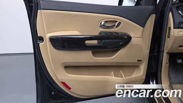 Kia Canival 2016 — photo 14