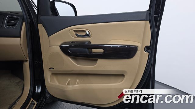 Kia Canival 2016 — photo 15