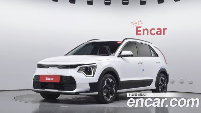 Kia Niro 2023 — photo 1