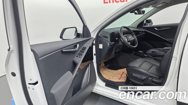 Kia Niro 2023 — photo 13