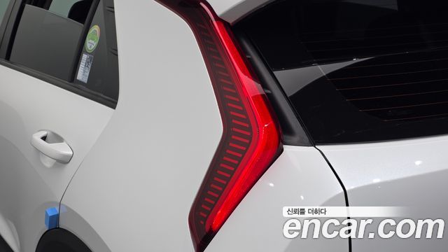 Kia Niro 2023 — photo 9