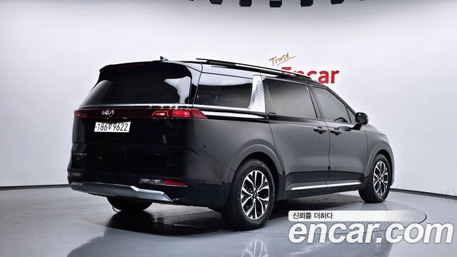Kia Canival 2021 — photo 2
