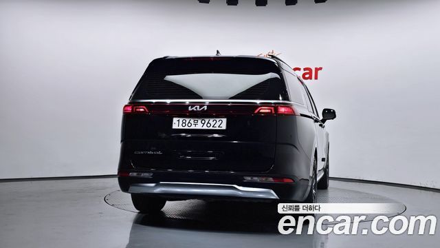Kia Canival 2021 — photo 4