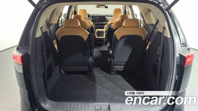 Kia Canival 2021 — photo 24