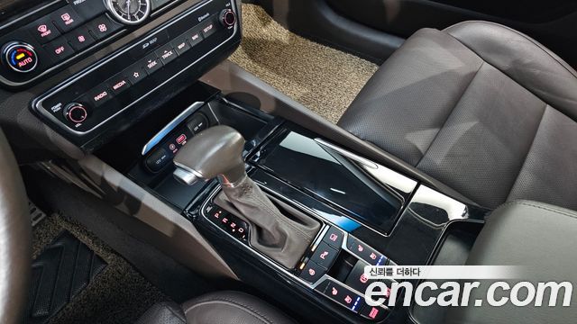Kia K7 2018 — photo 9