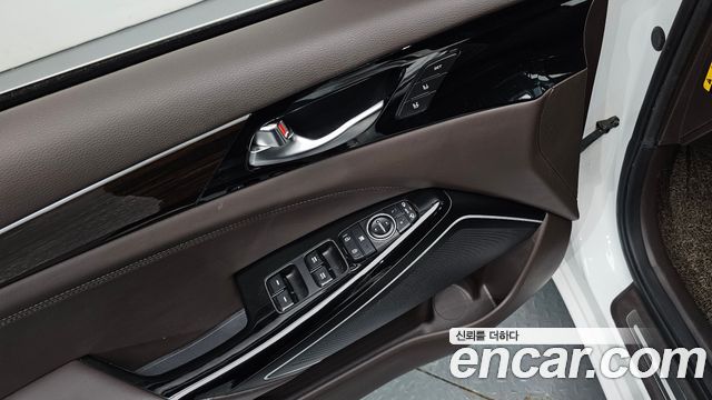 Kia K7 2018 — photo 13