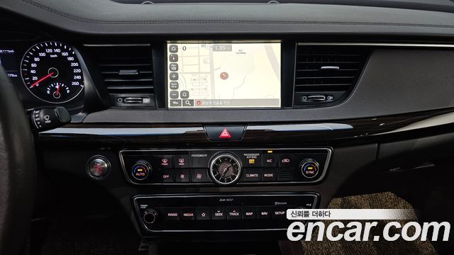Kia K7 2018 — photo 16