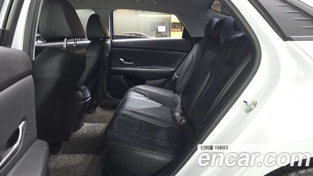 Hyundai AVANTE 2021 — photo 18