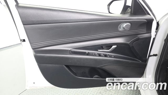 Hyundai AVANTE 2021 — photo 14