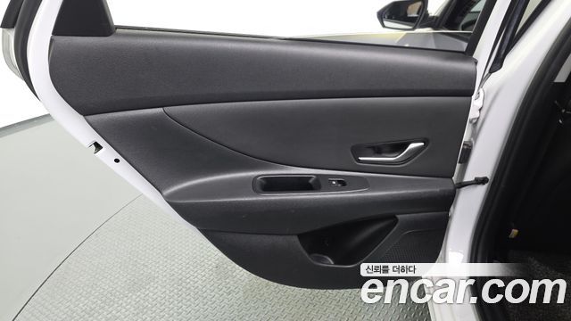 Hyundai AVANTE 2021 — photo 15