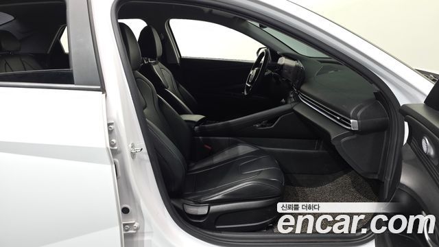 Hyundai AVANTE 2021 — photo 16