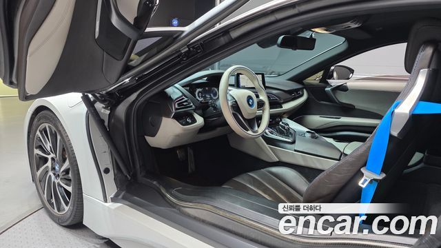 BMW i8 2015 — photo 10